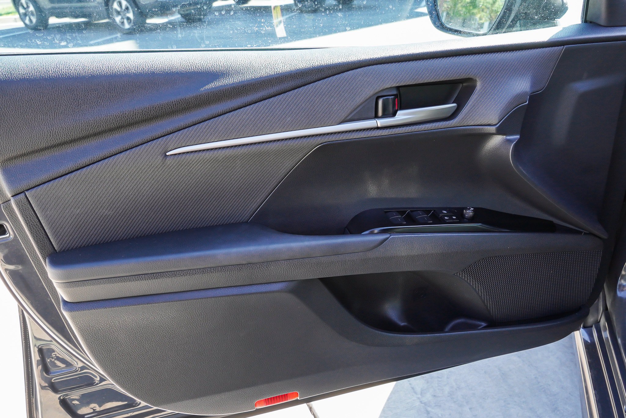 Used 2025 Toyota Camry SE FWD image 20