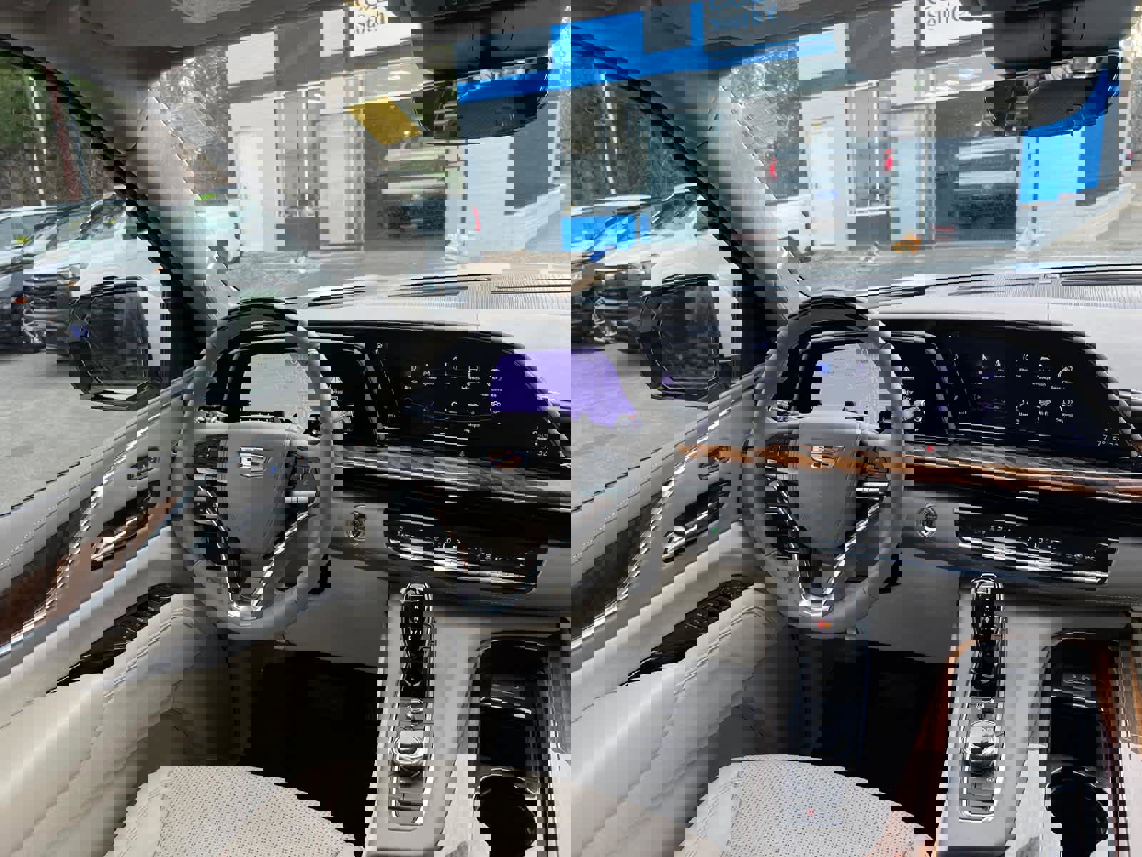 Certified 2024 Cadillac Escalade ESV Sport Platinum w/ LPO, ONYX Package image 38