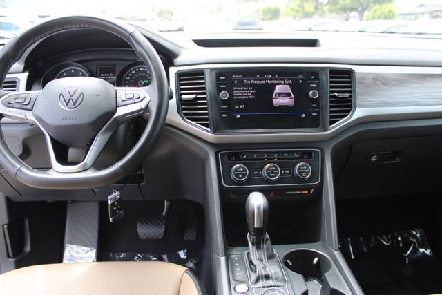 Used 2021 Volkswagen Atlas Cross Sport SE w/ Panoramic Sunroof Package AWD/4WD image 16