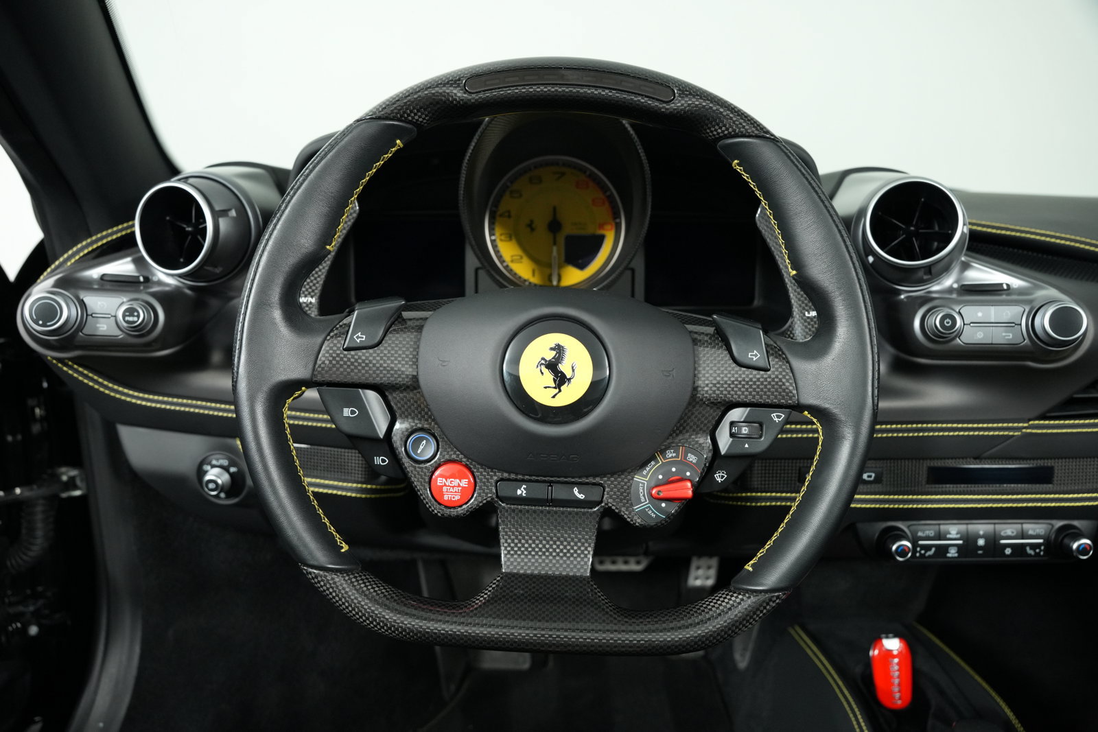 Used 2022 Ferrari F8 Spider RWD image 33
