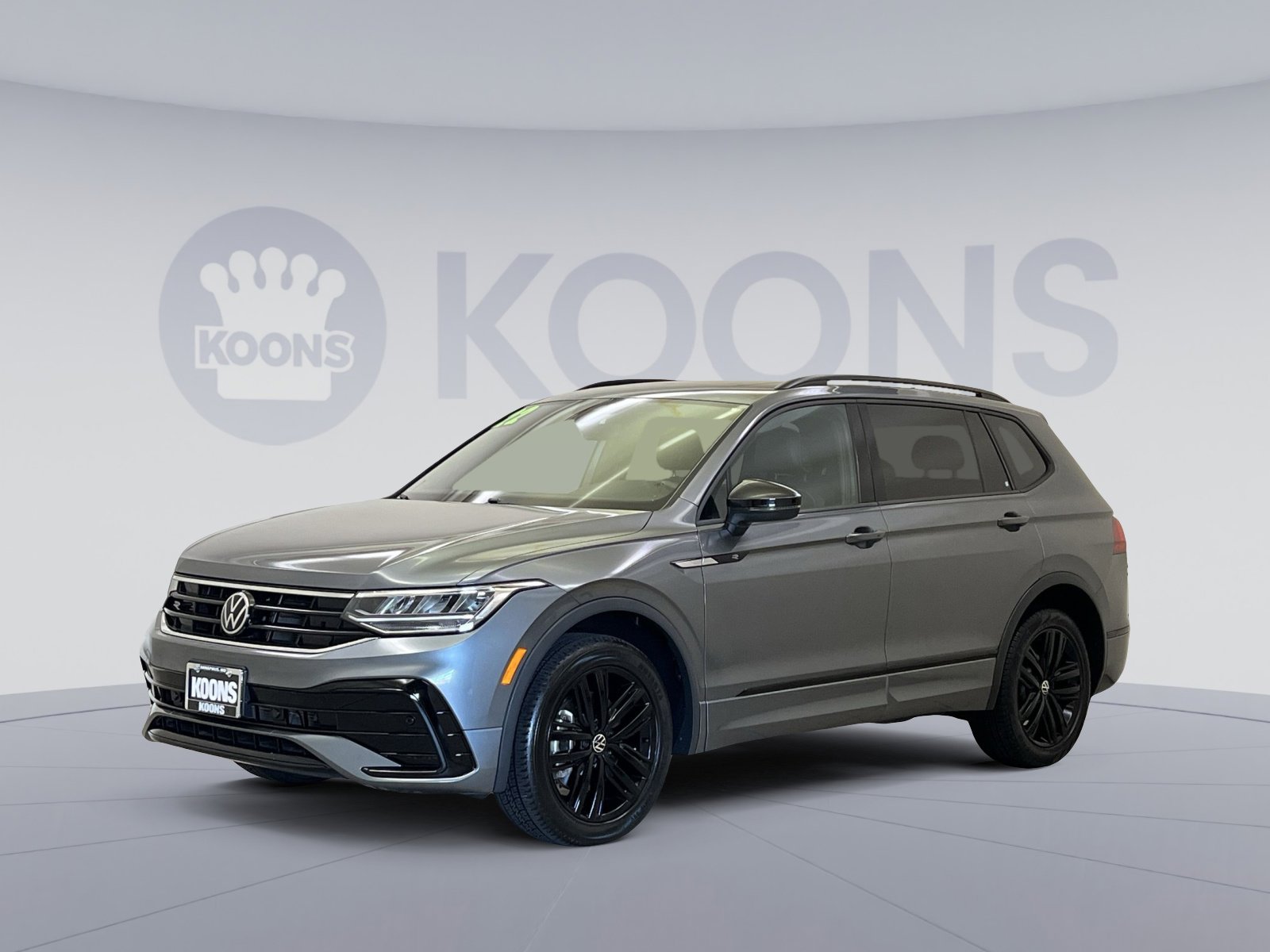 Used 2022 Volkswagen Tiguan SE R-Line