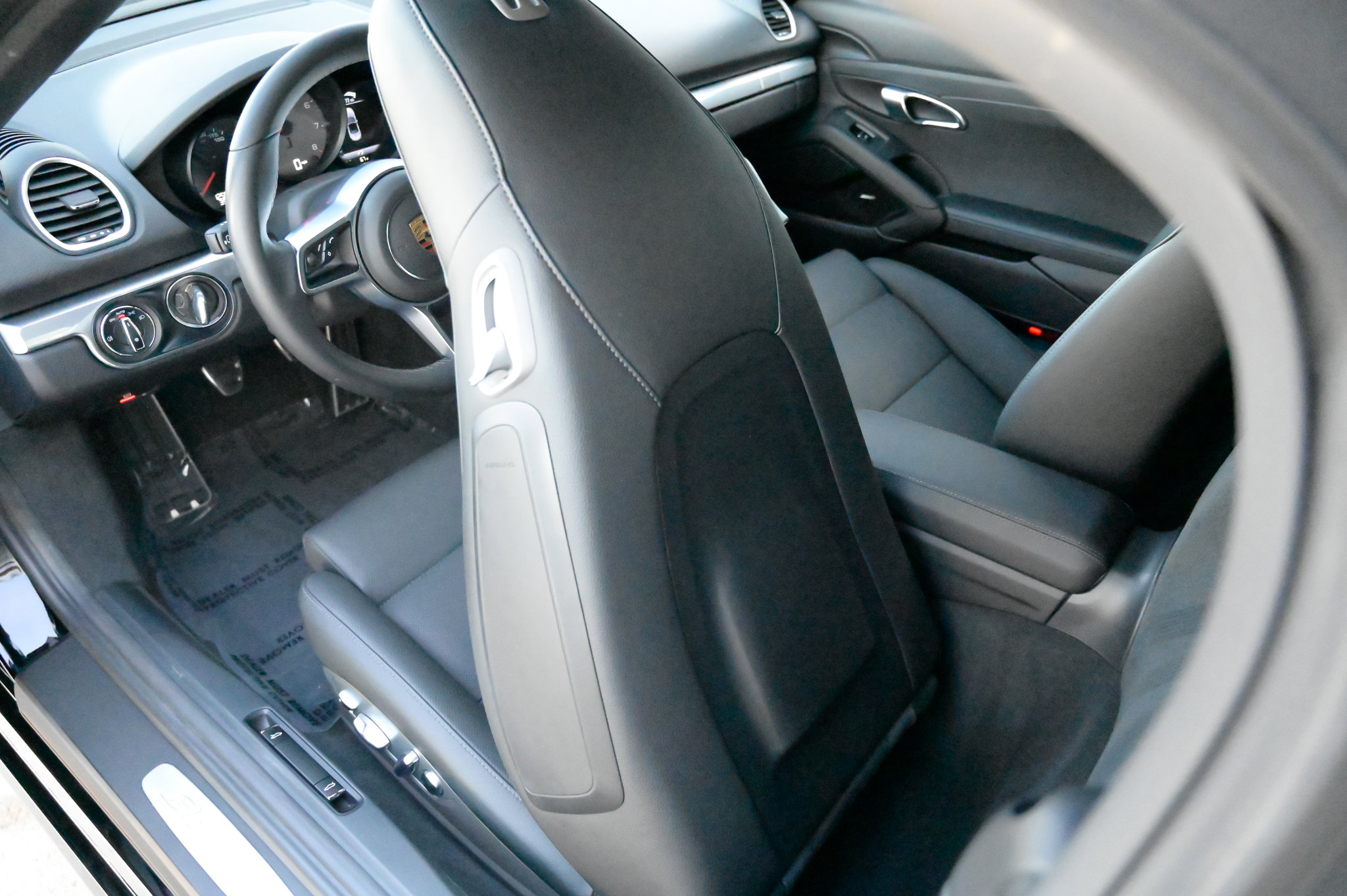 Used 2021 Porsche 718 Boxster S RWD image 24