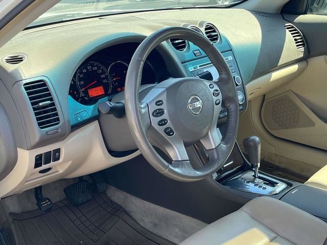 Used 2011 Nissan Altima 2.5 SL w/ 2.5SL Pkg FWD image 12