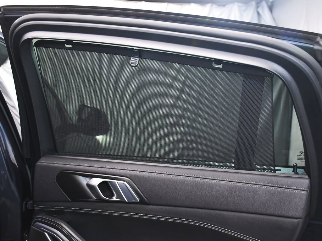 Used 2022 BMW X6 xDrive40i w/ Executive Package image 16