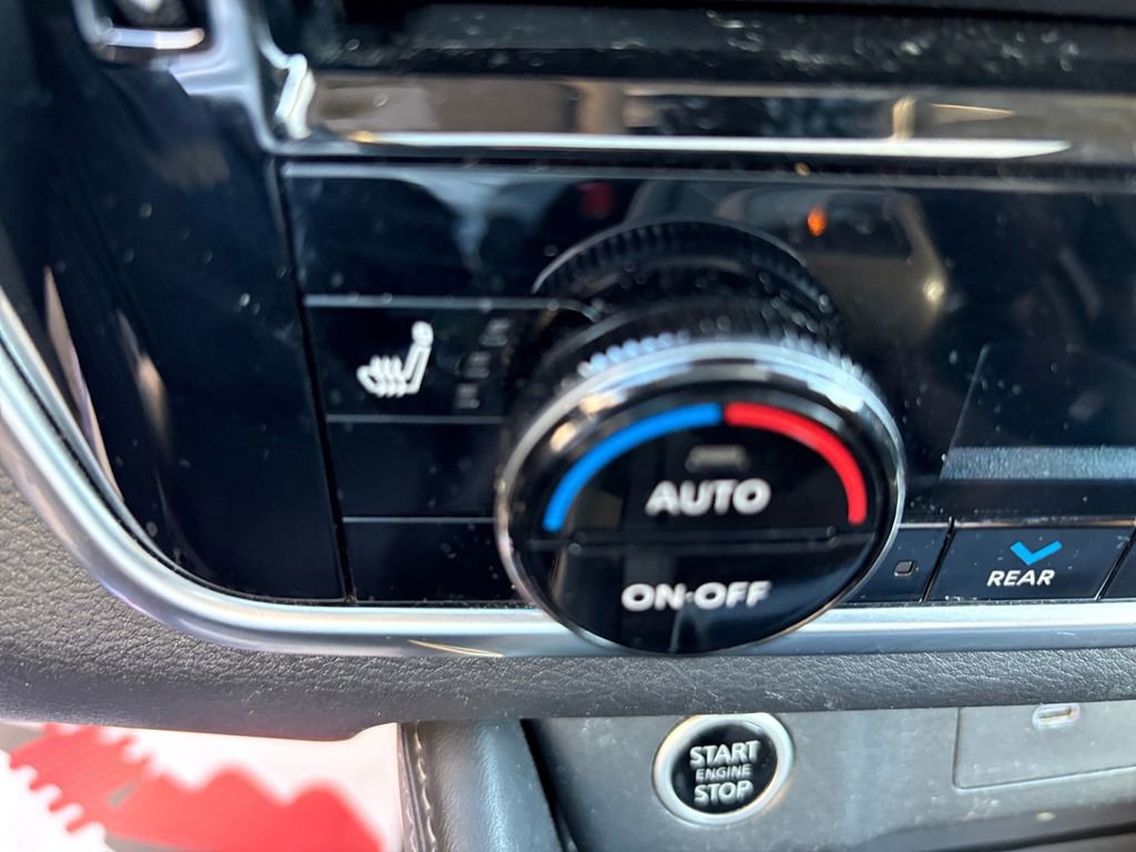 Used 2023 Nissan Rogue SL w/ SL Premium Package image 30