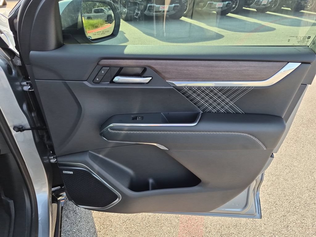 New 2026 GMC Acadia Denali w/ Super Cruise Package FWD image 39