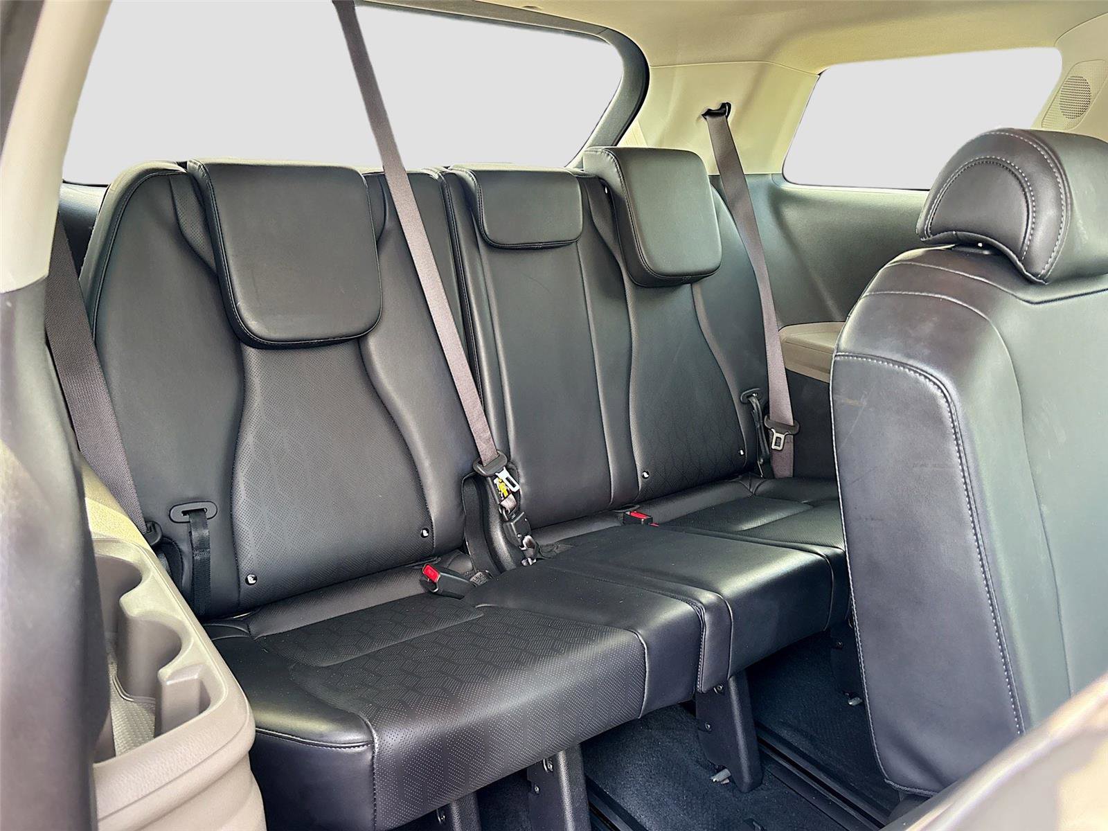 Used 2025 Kia Carnival image 27