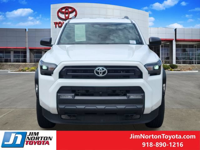 Used 2025 Toyota 4Runner SR5 AWD/4WD image 2