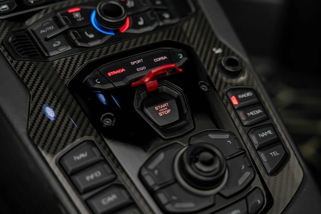 Used 2021 Lamborghini Aventador SVJ AWD/4WD image 22