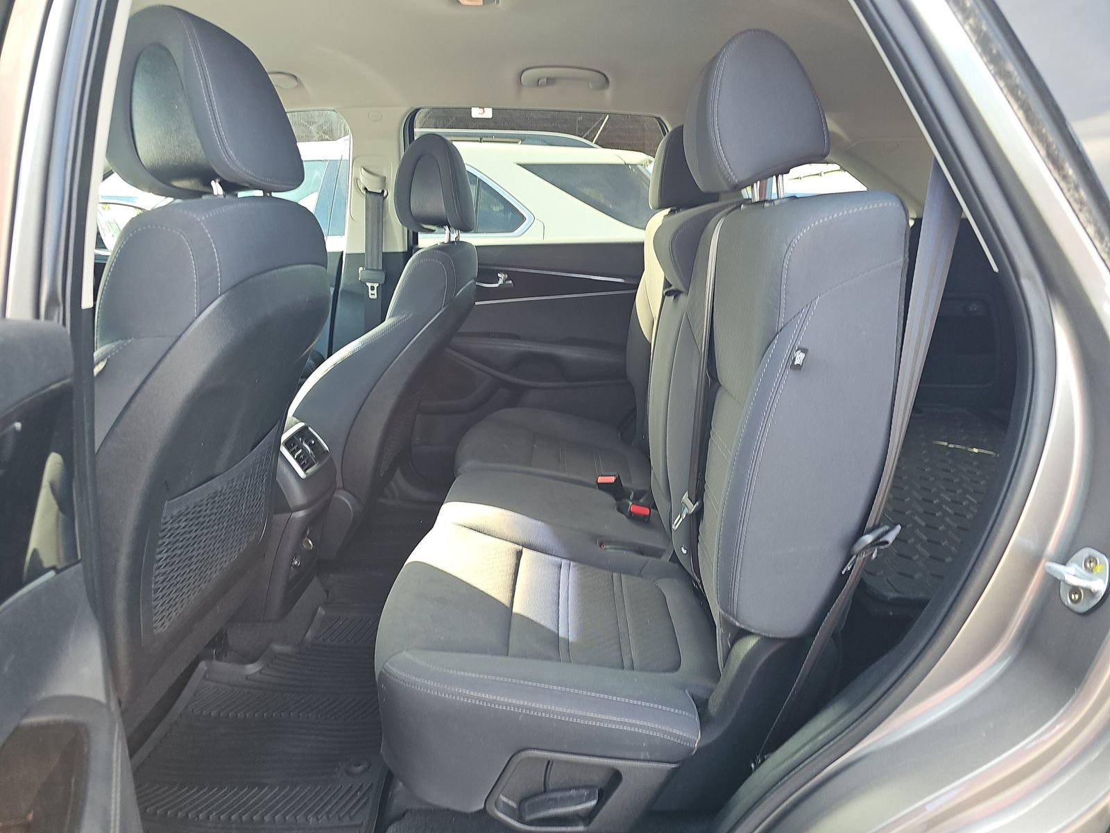 Used 2016 Kia Sorento LX image 14