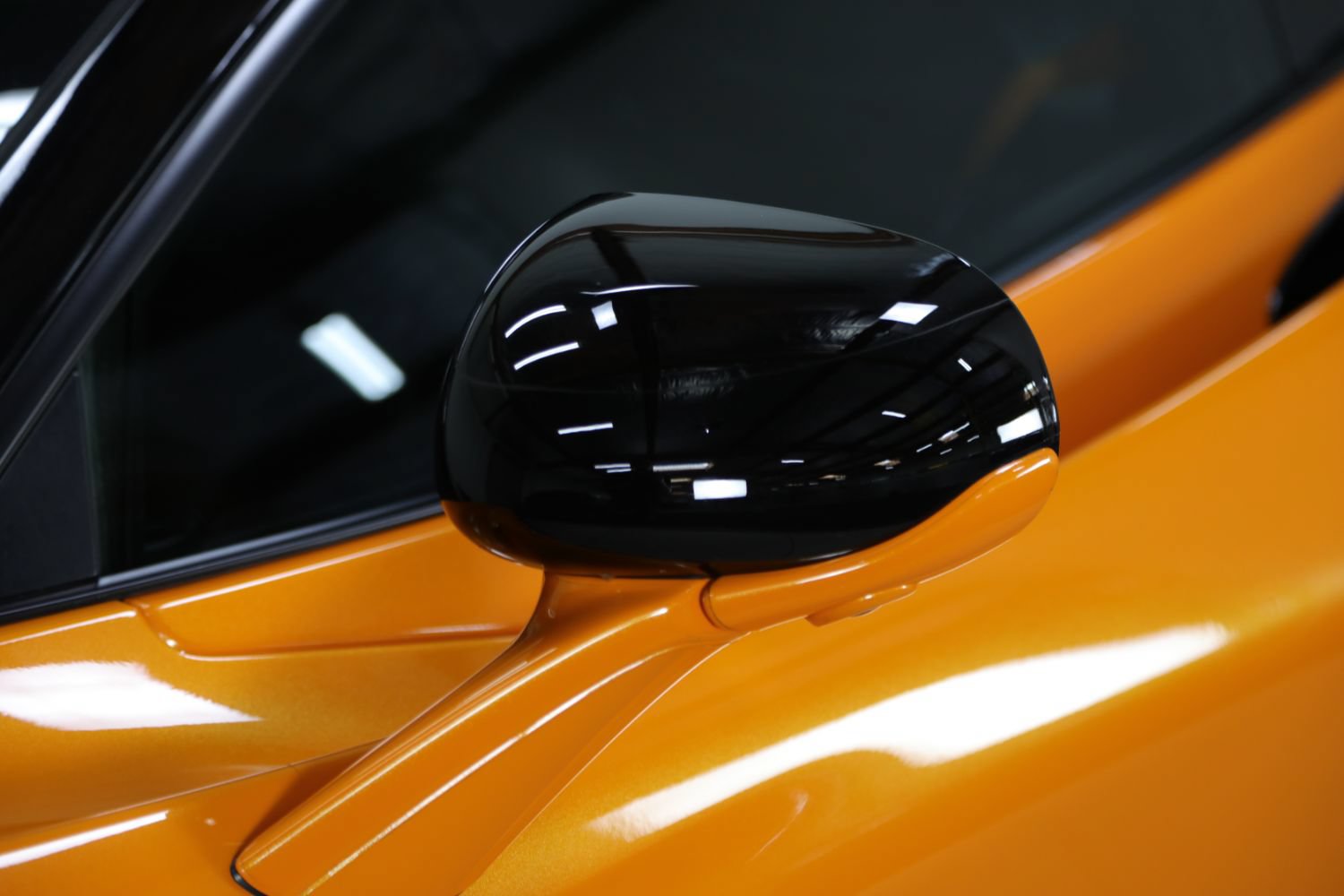 Used 2021 McLaren 765LT RWD image 18