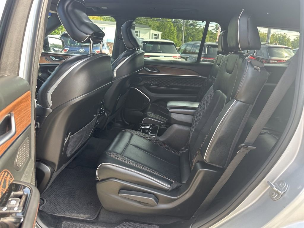 Used 2022 Jeep Grand Cherokee L Summit w/ Luxury Tech Group V image 30