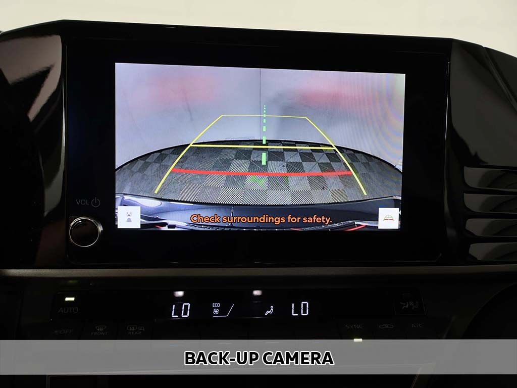 Used 2025 Toyota Camry LE FWD image 5