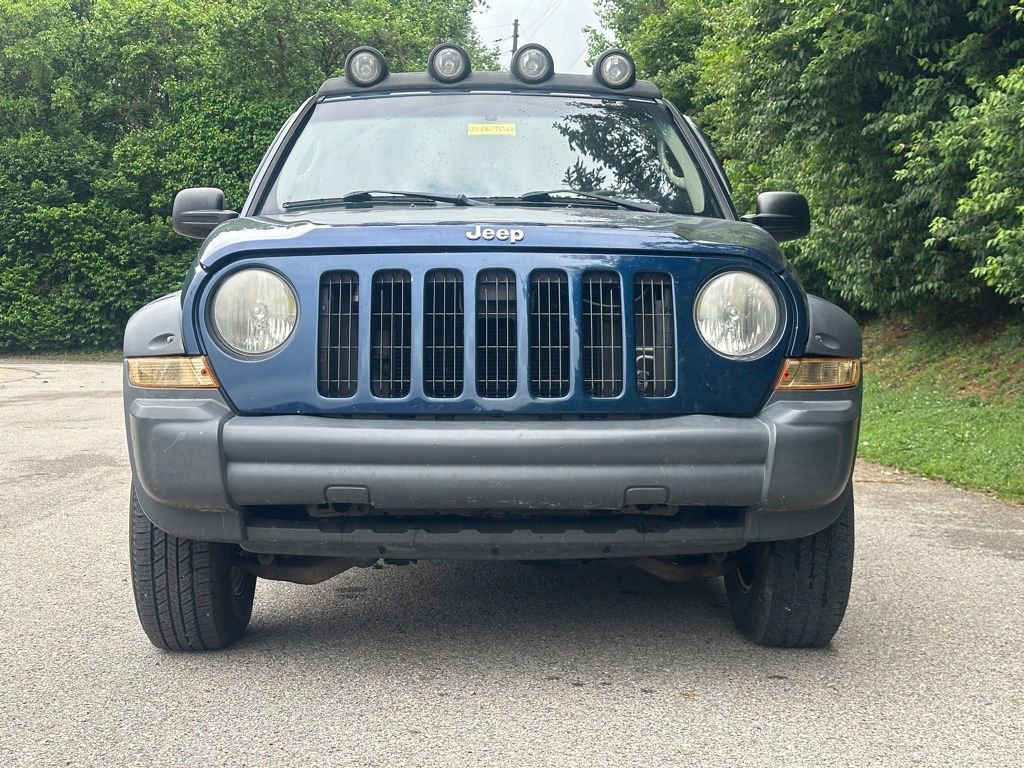 Used 2005 Jeep Liberty Renegade w/ Luxury Group AWD/4WD image 4