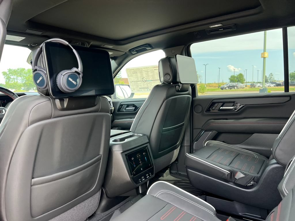 New 2026 GMC Yukon XL AT4 Ultimate w/ LPO, Illumination Package AWD/4WD image 46