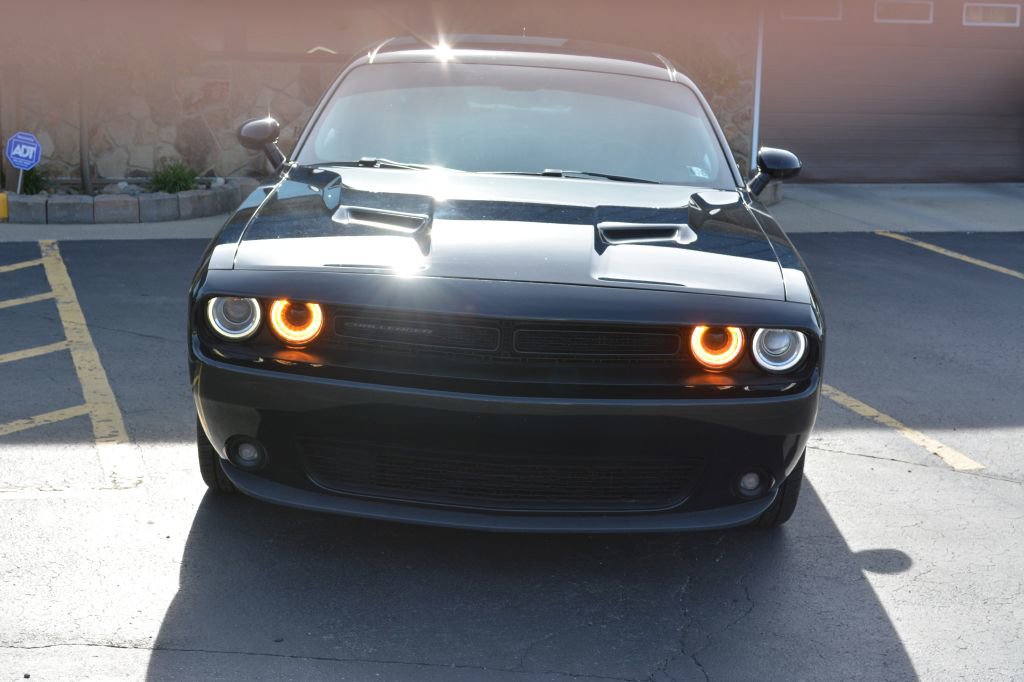 Used 2016 Dodge Challenger SXT Plus RWD image 2