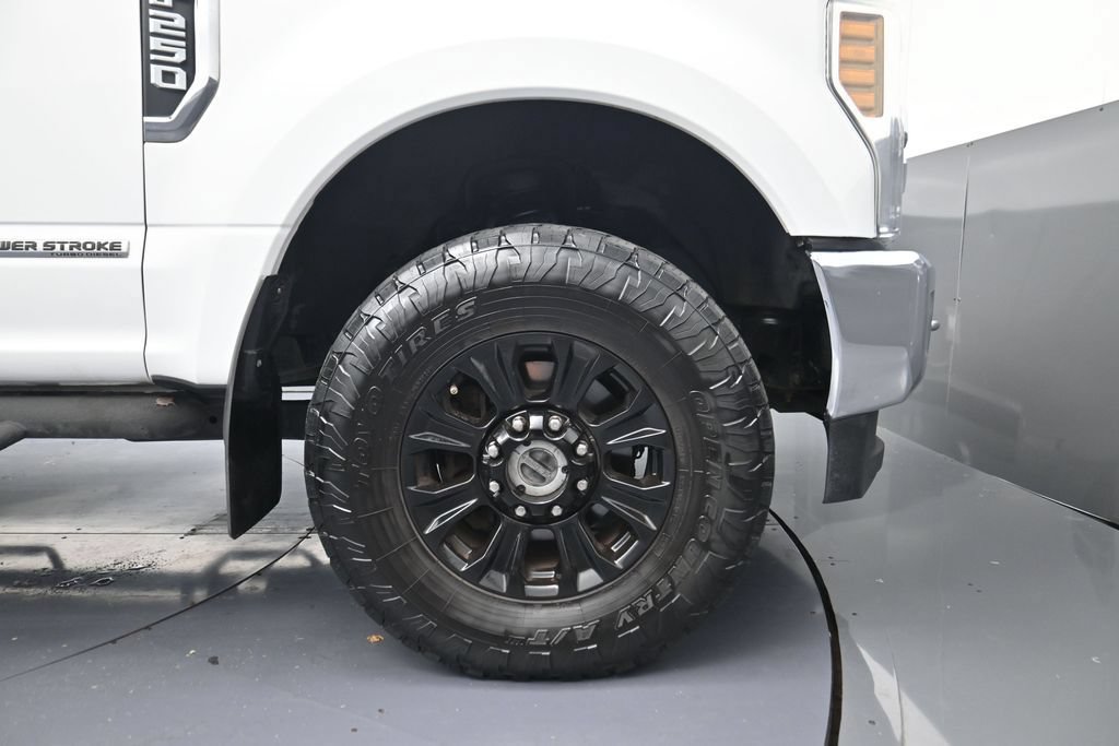 Used 2019 Ford F250 XLT w/ XLT Premium Package AWD/4WD image 5