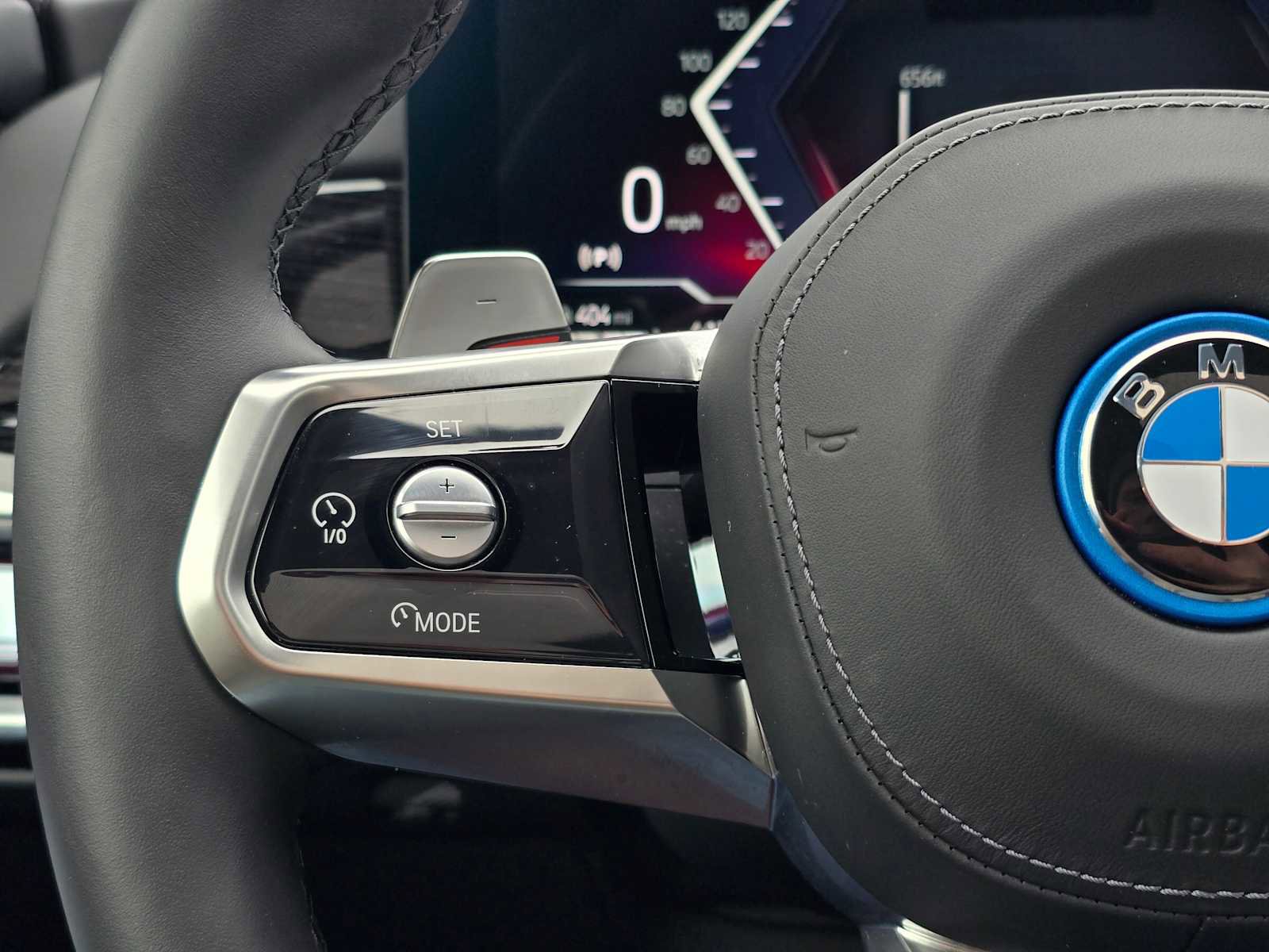 Used 2025 BMW 750e xDrive w/ Executive Package AWD/4WD image 32