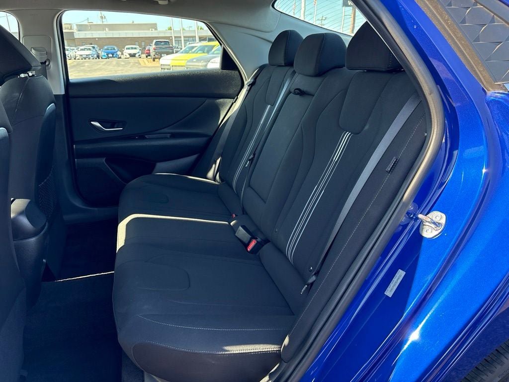 Certified 2025 Hyundai Elantra SEL FWD image 21