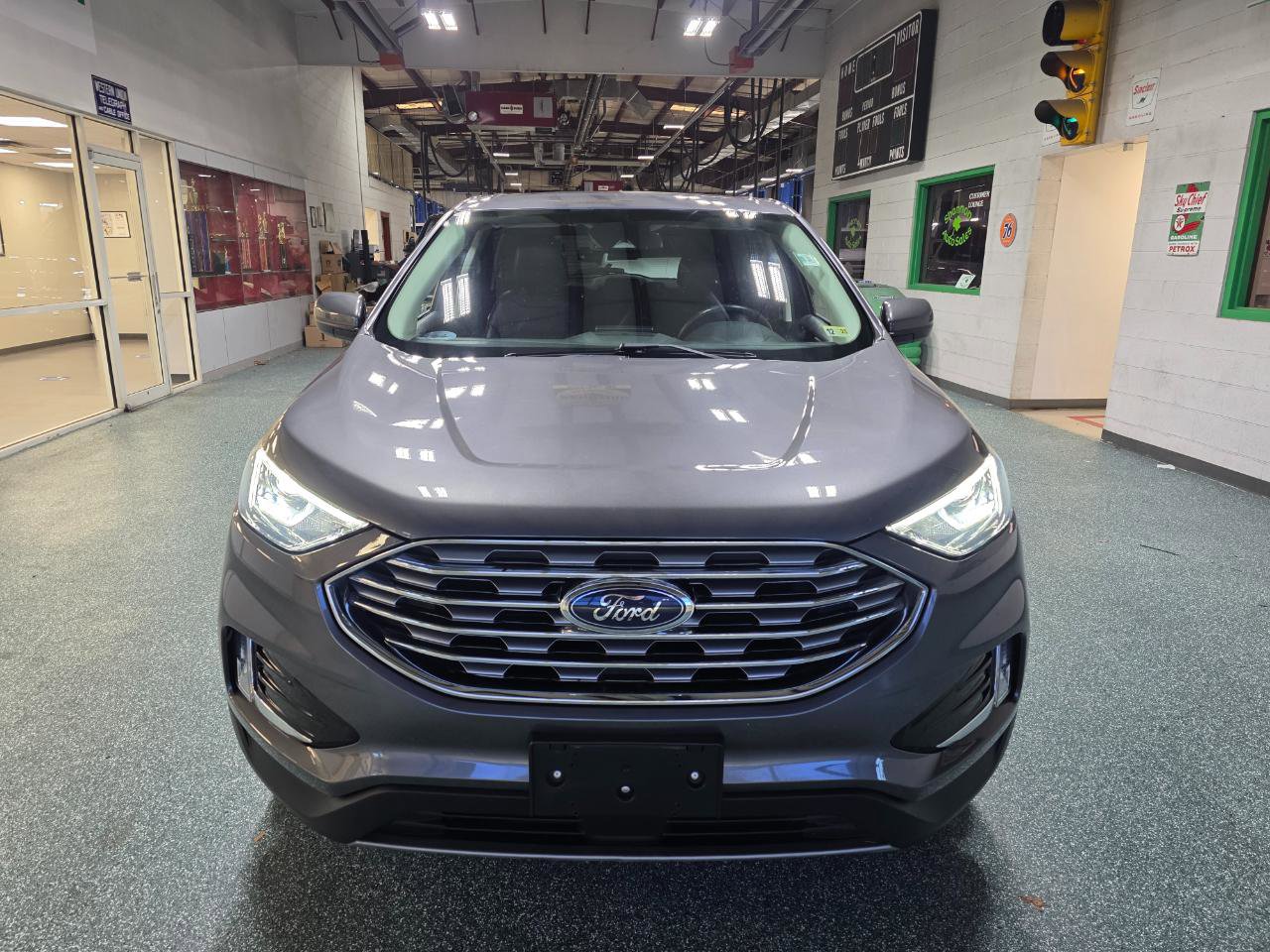 Used 2021 Ford Edge SEL w/ Cargo Accessory Package image 3