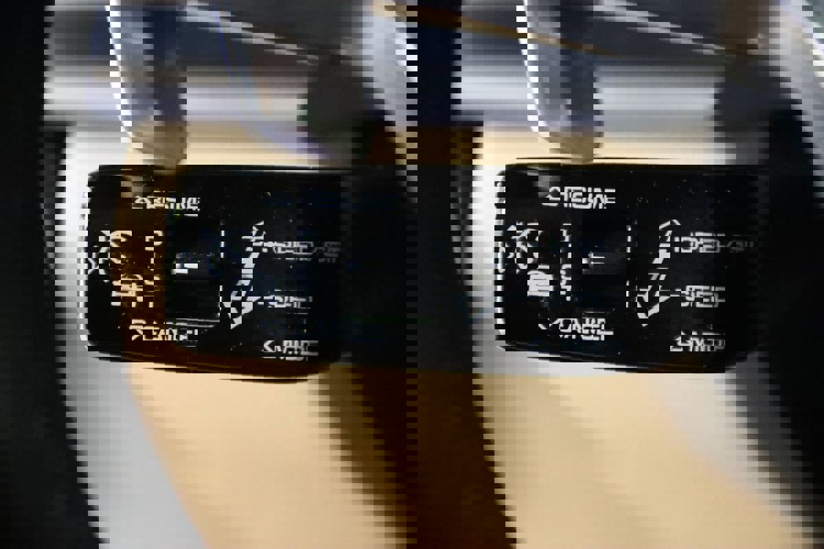 Used 2018 Porsche Panamera 4 image 19