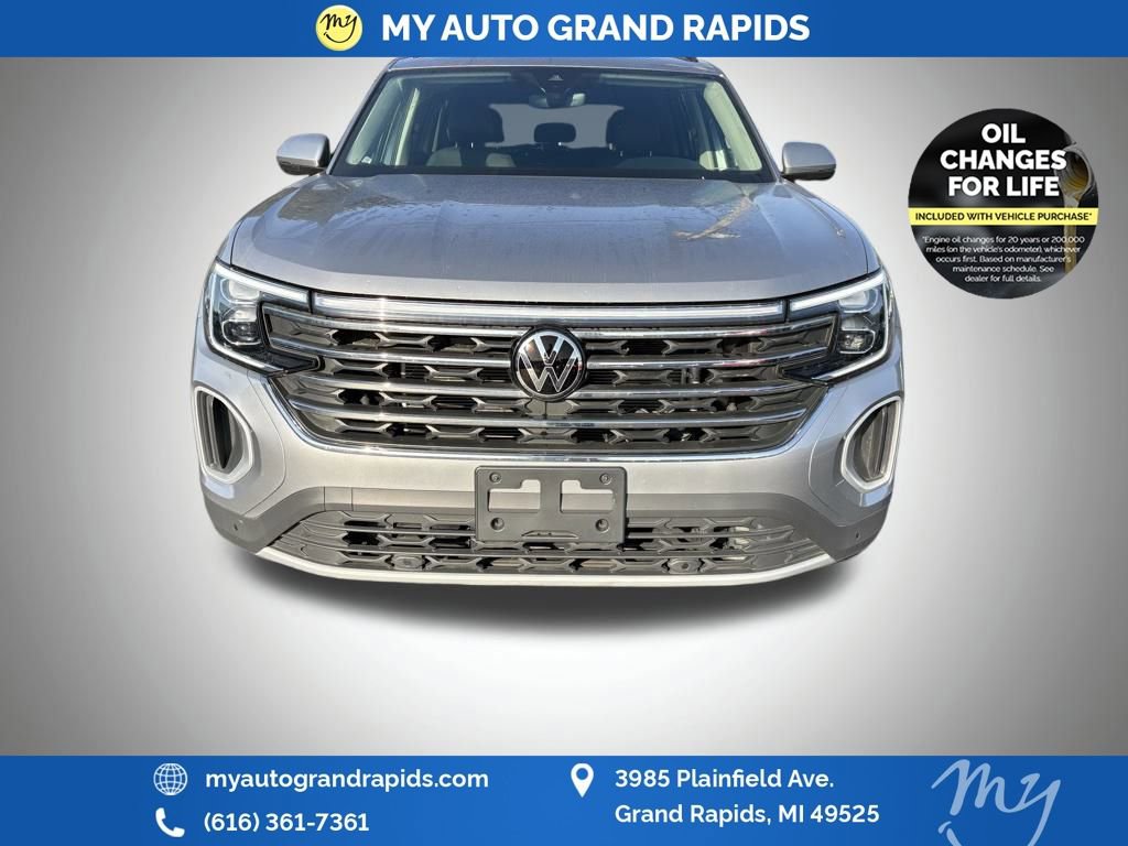 Used 2024 Volkswagen Atlas SE image 3