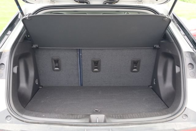 Used 2023 Chevrolet Bolt EUV LT w/ Convenience Package FWD image 28