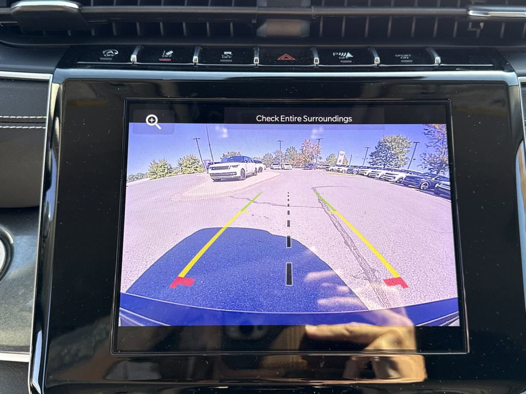 Used 2023 Jeep Grand Cherokee Laredo w/ Luxury Tech Group I image 28