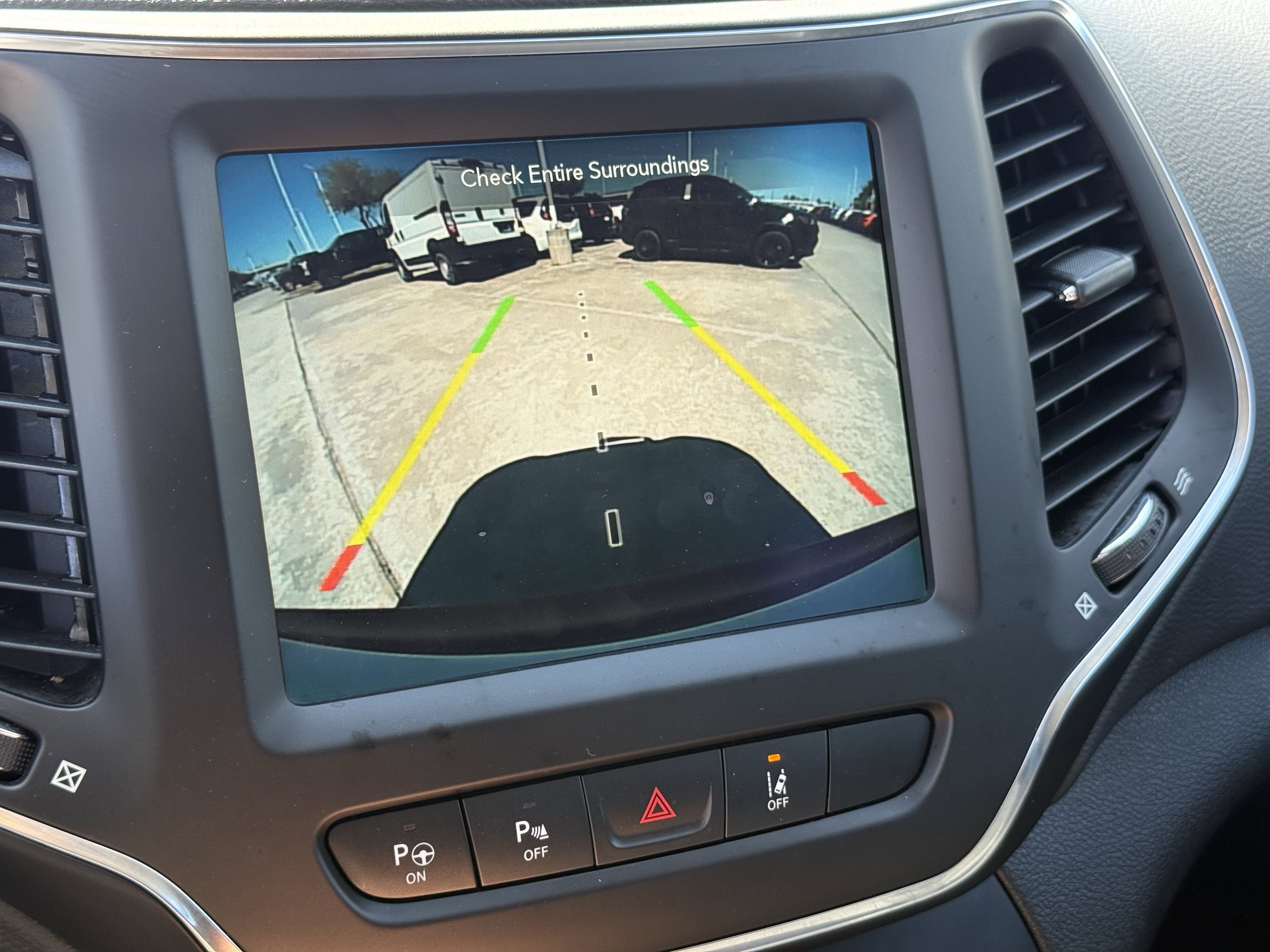 Used 2023 Jeep Cherokee Altitude Lux image 21