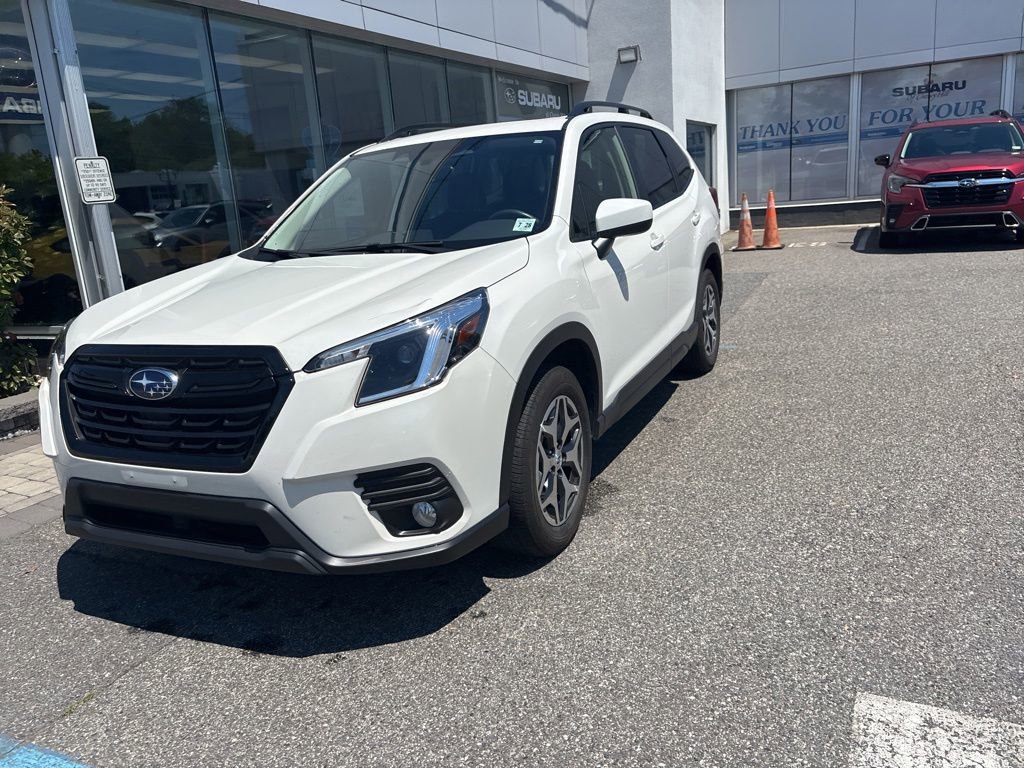 Used 2023 Subaru Forester Premium AWD/4WD image 5