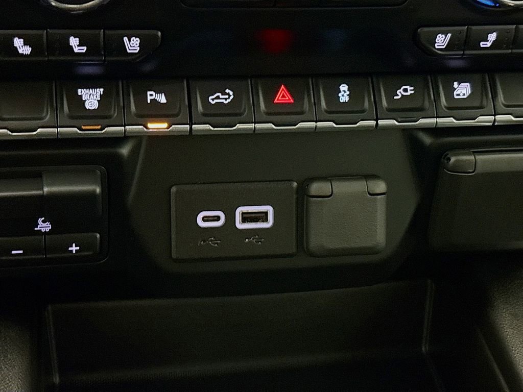 Used 2022 Chevrolet Silverado 2500 LTZ w/ LTZ Plus Package image 37