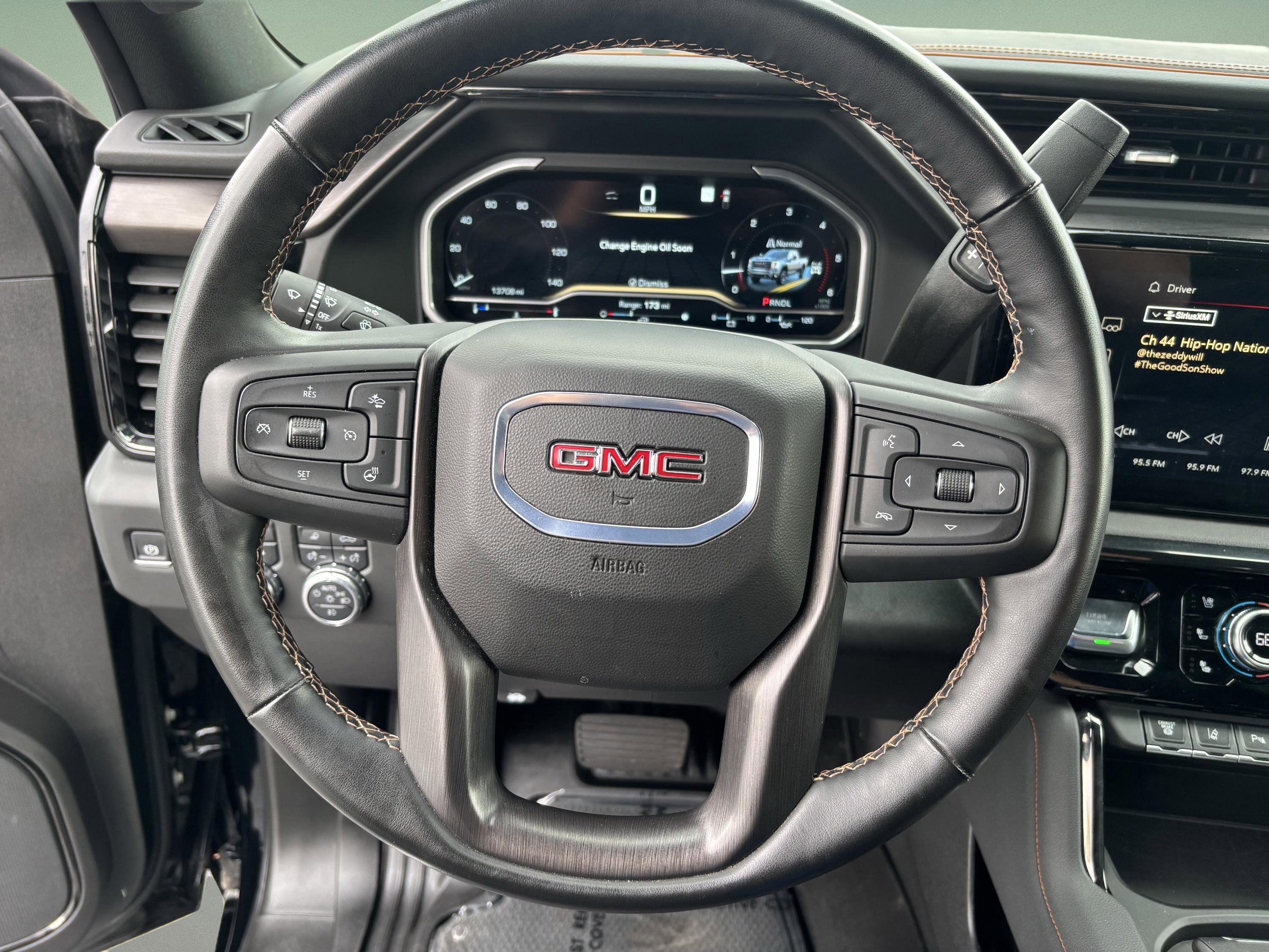 Used 2025 GMC Sierra 2500 AT4 w/ AT4 Premium Plus Package AWD/4WD image 11