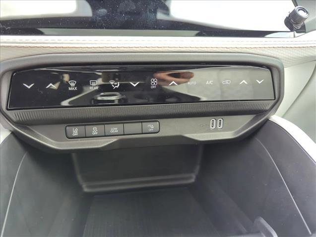 New 2026 Jeep Cherokee Overland image 8