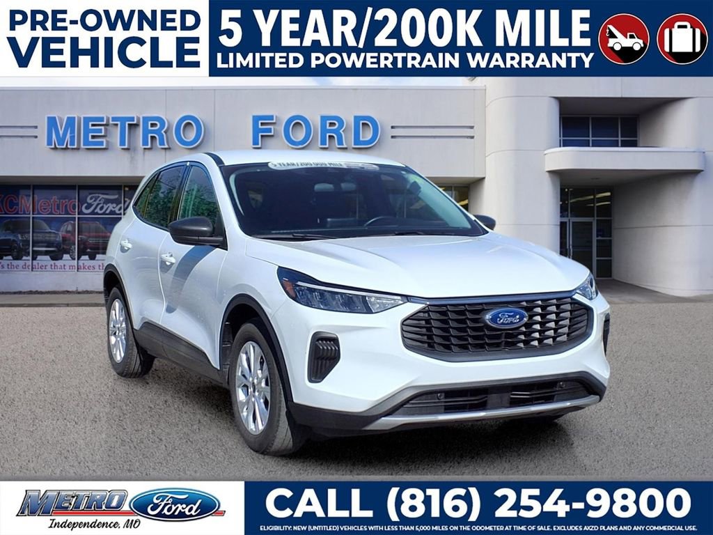 Used 2023 Ford Escape Active w/ Cold Weather Package FWD image 1