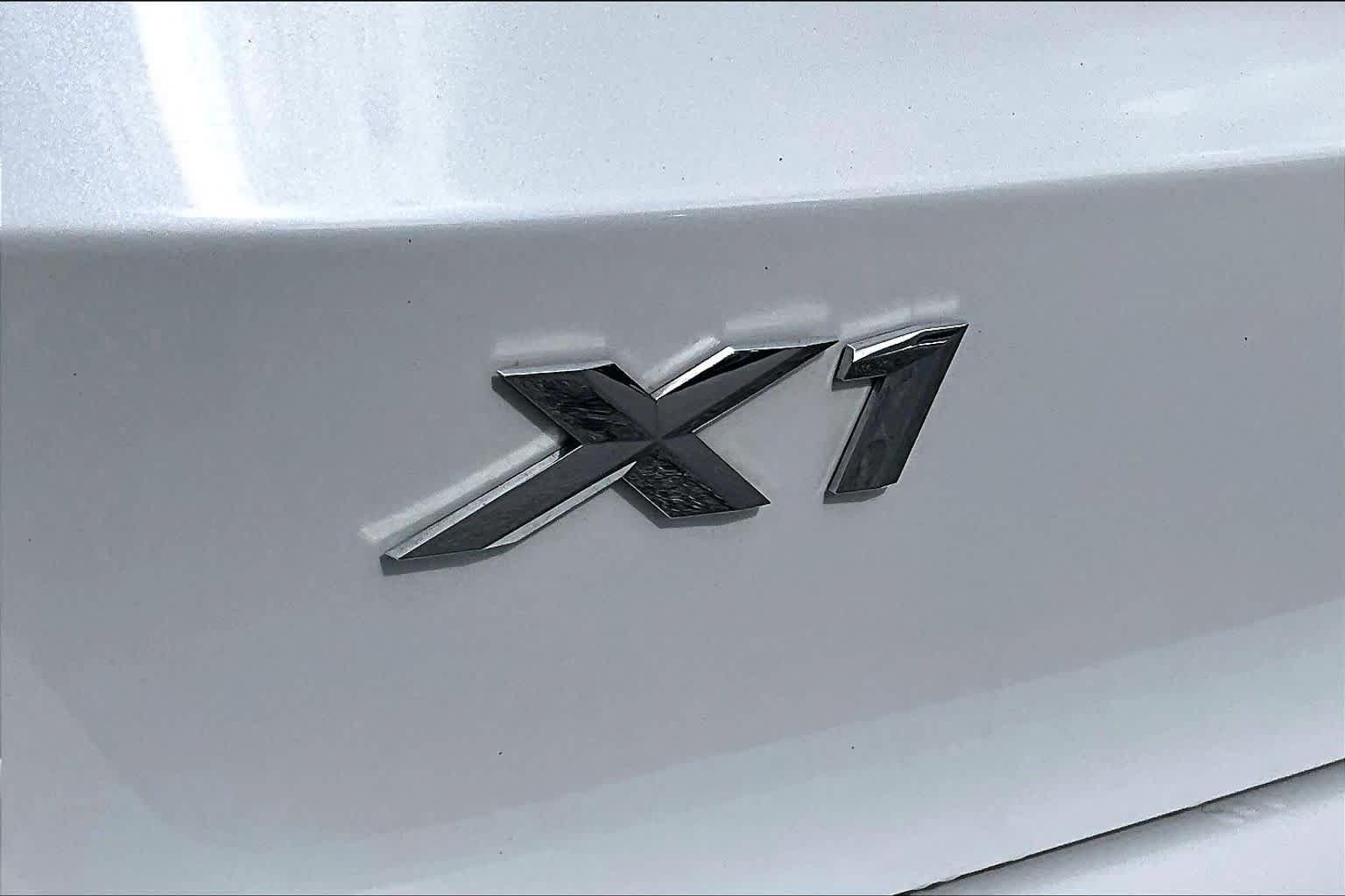 Used 2023 BMW X1 xDrive28i w/ M Sport Package AWD/4WD image 31