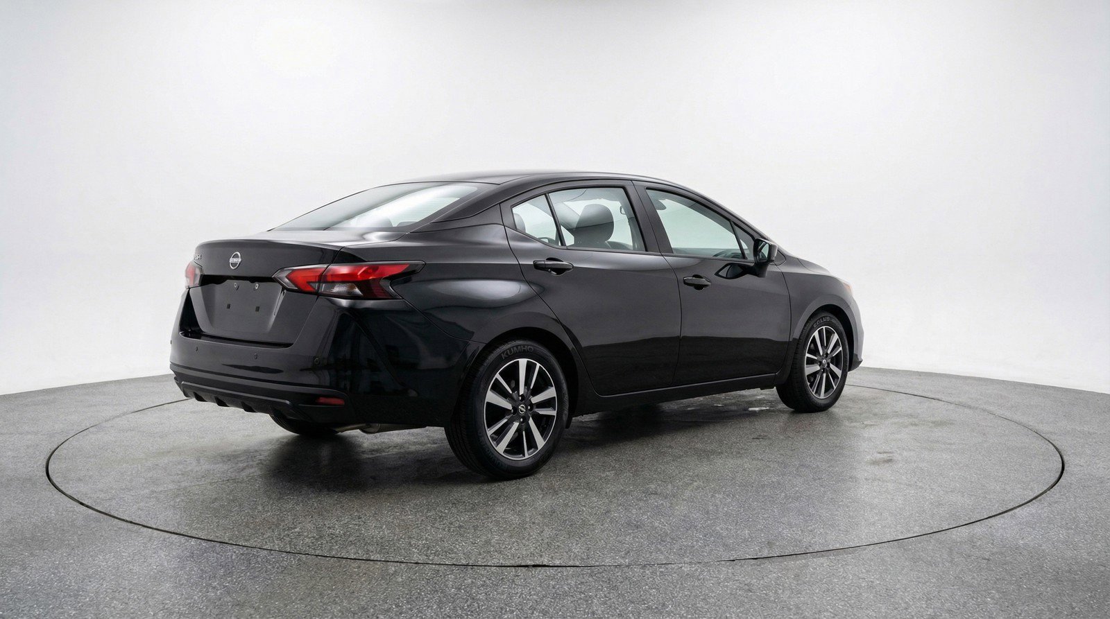 Used 2025 Nissan Versa SV FWD image 9