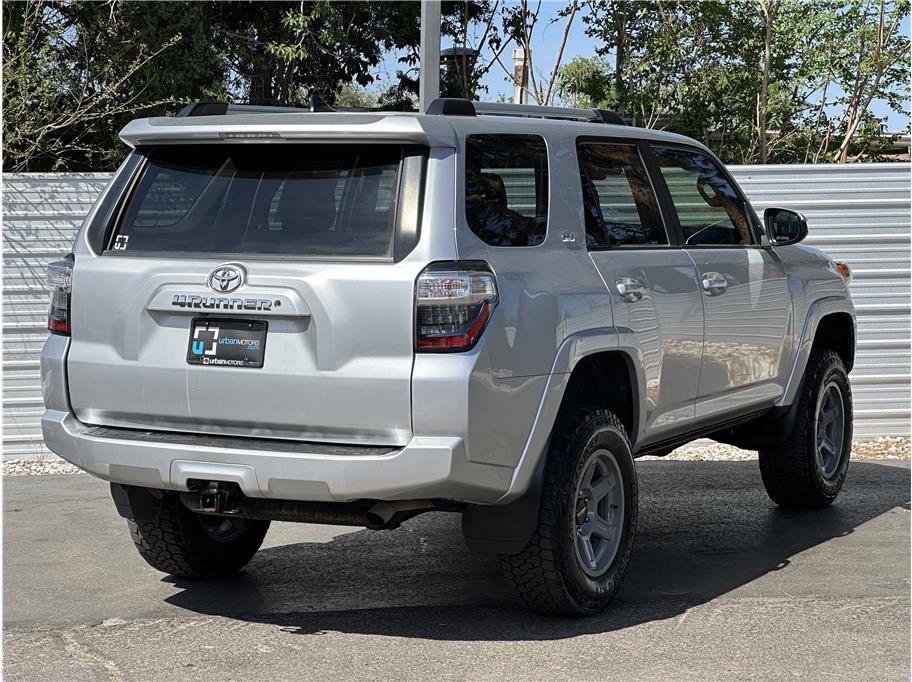 Used 2021 Toyota 4Runner SR5 AWD/4WD image 10