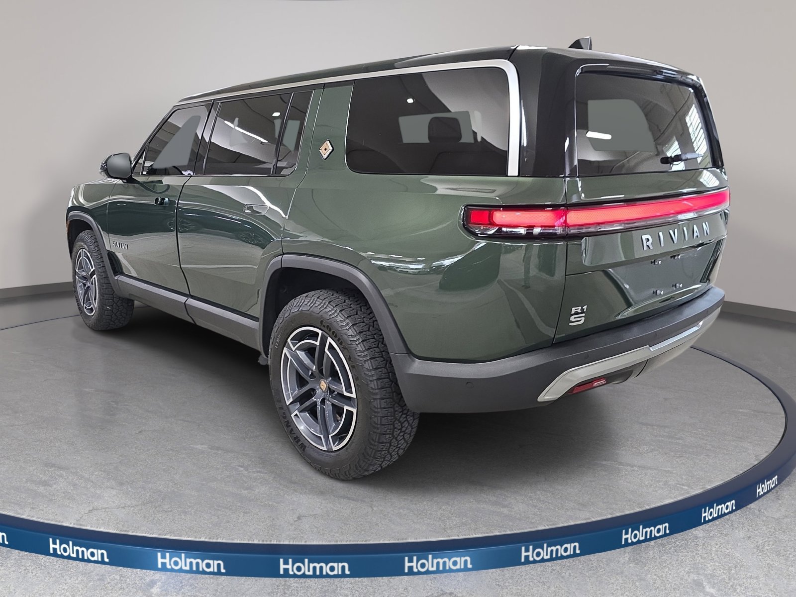 Used 2026 Rivian R1S Adventure Dual AWD/4WD image 9