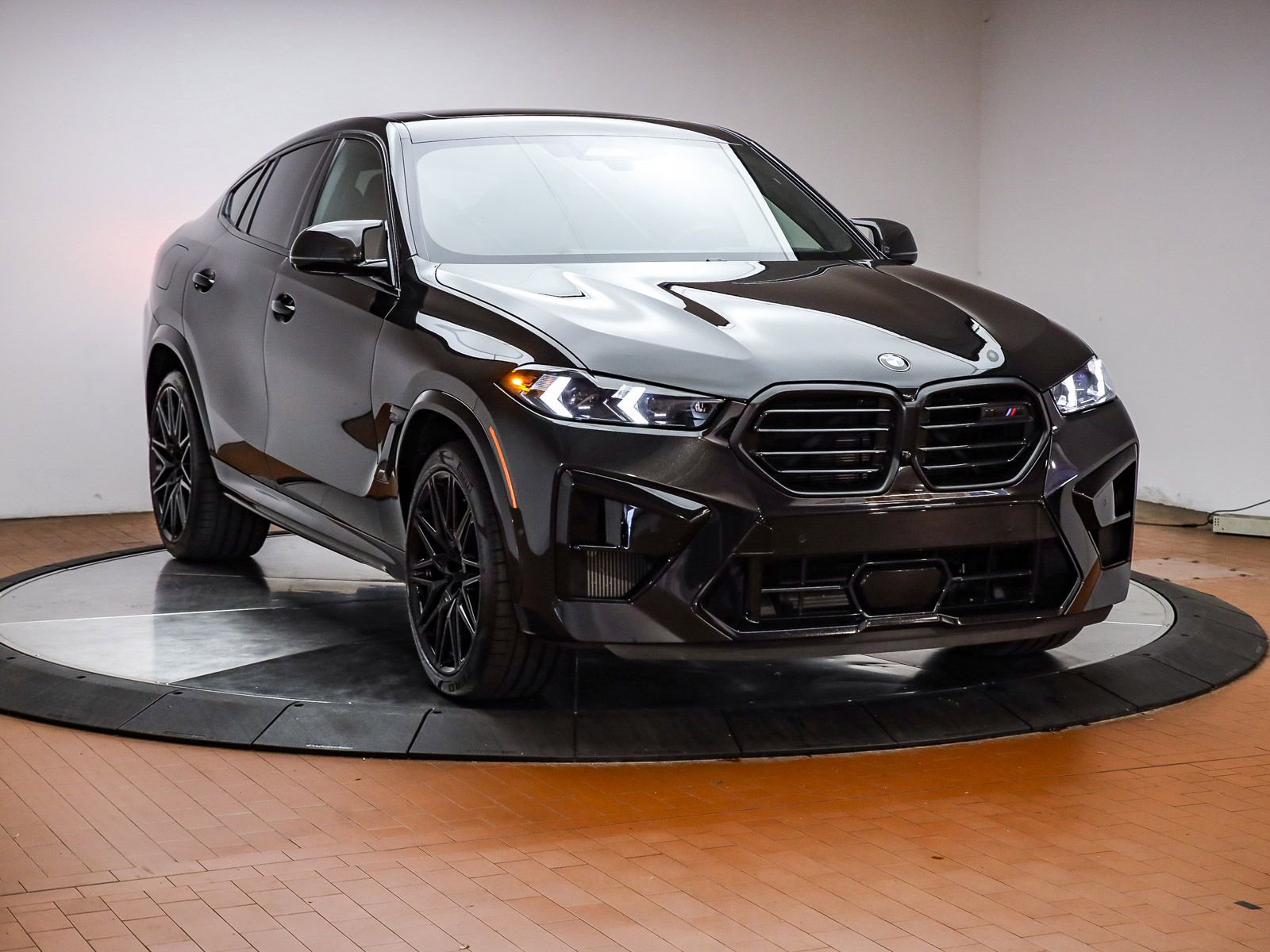 Certified 2025 BMW X6 M Competition w/ Executive Package AWD/4WD image 3
