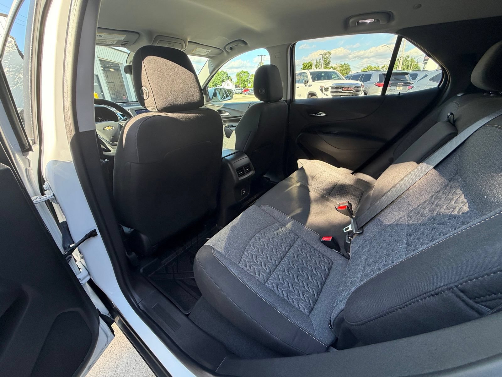 Used 2024 Chevrolet Equinox LT w/ LPO, Floor Liner Package FWD image 32