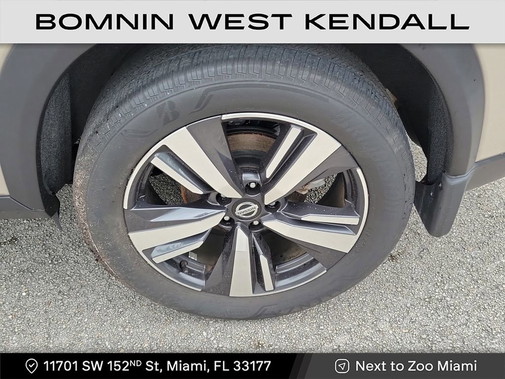 Used 2021 Nissan Rogue SL w/ Premium Package image 6