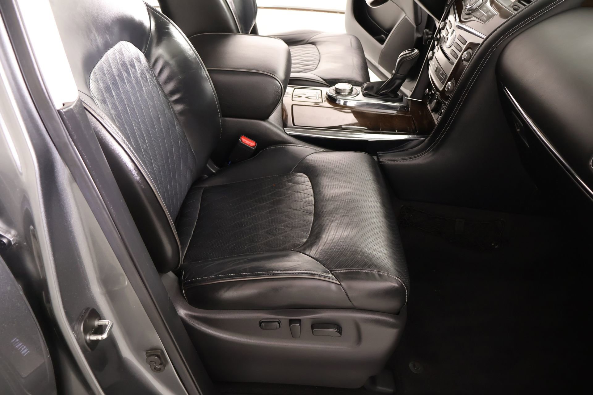 Used 2019 INFINITI QX80 Luxe w/ 22" Wheel Package AWD/4WD image 16