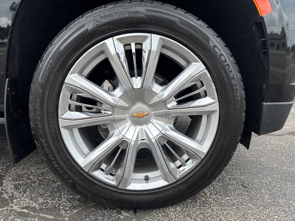 Used 2023 Chevrolet Suburban High Country w/ LPO, Illumination Package AWD/4WD image 9