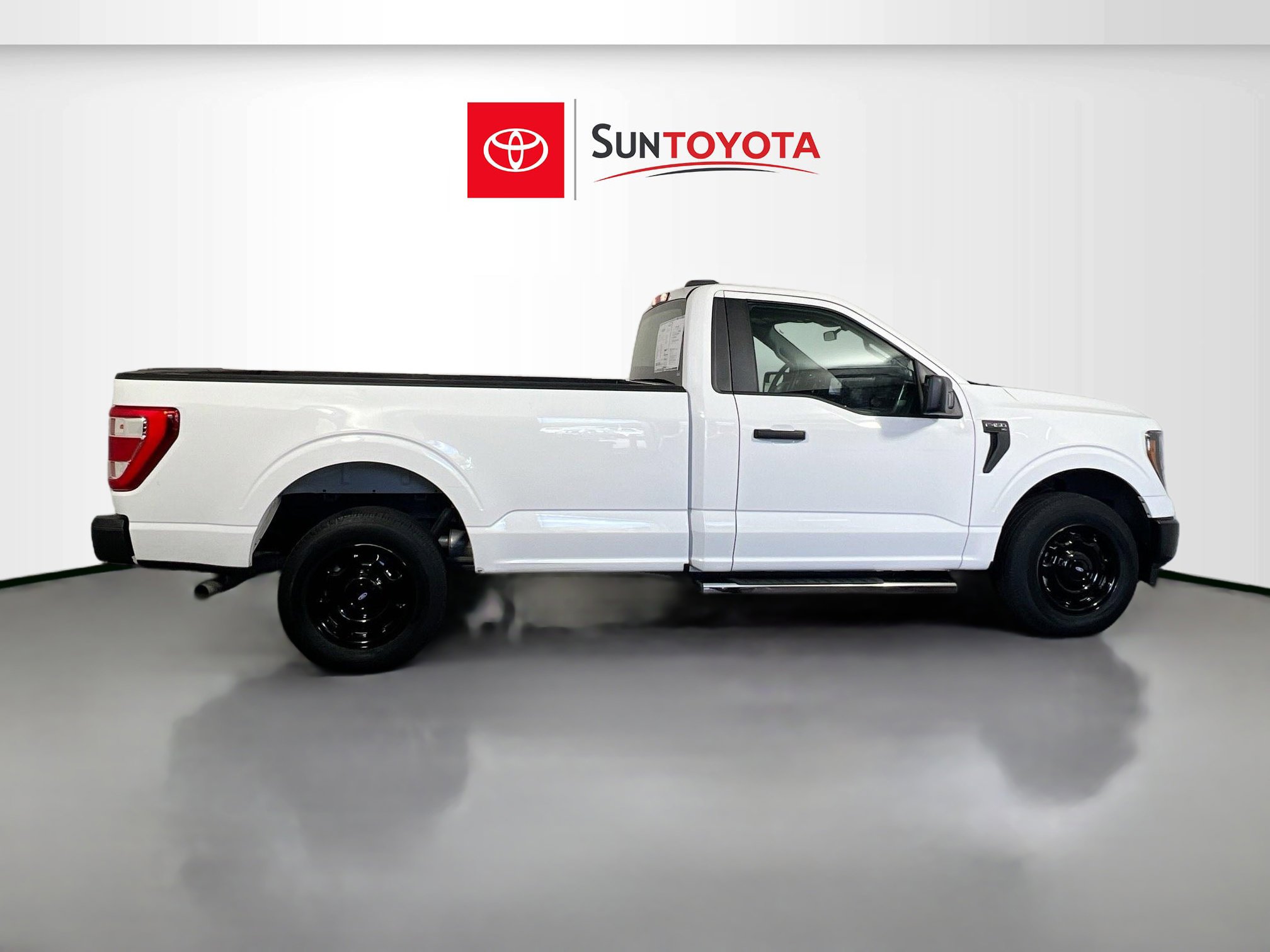 Used 2023 Ford F150 XL RWD image 2