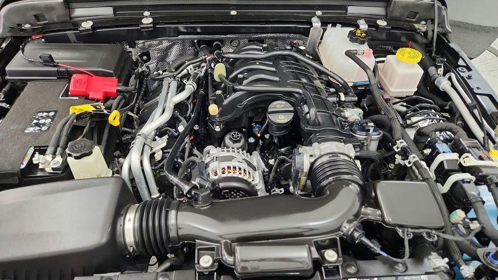 Used 2025 Jeep Gladiator Sport image 40