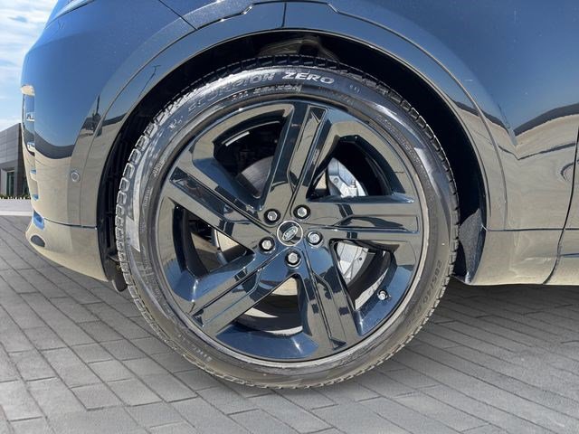 Certified 2025 Land Rover Discovery Dynamic SE AWD/4WD image 9