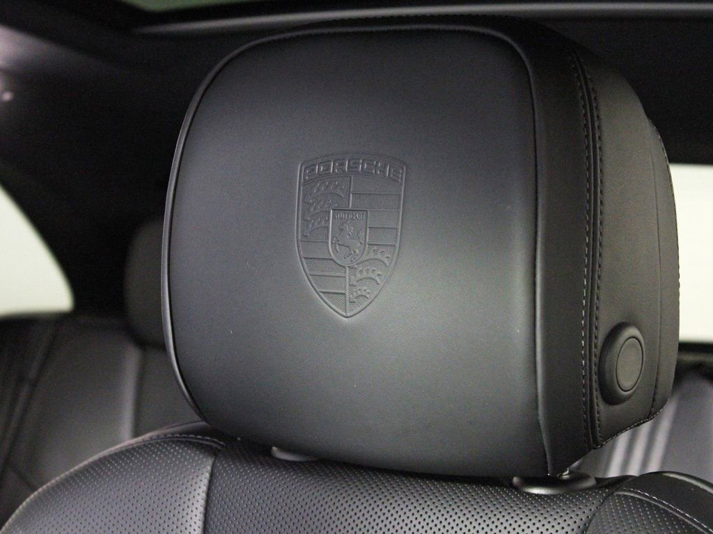 Certified 2026 Porsche Macan image 19