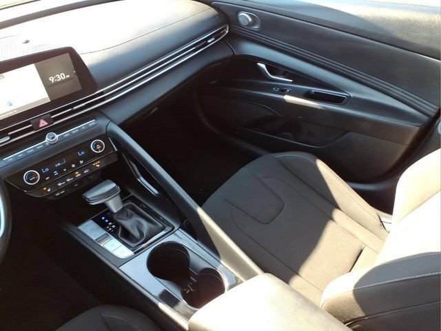 Used 2023 Hyundai Elantra SEL w/ Convenience Package FWD image 19