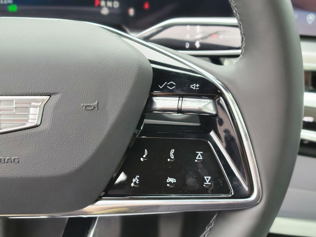 New 2025 Cadillac Lyriq Luxury w/ LPO, Floor Liner Package image 28