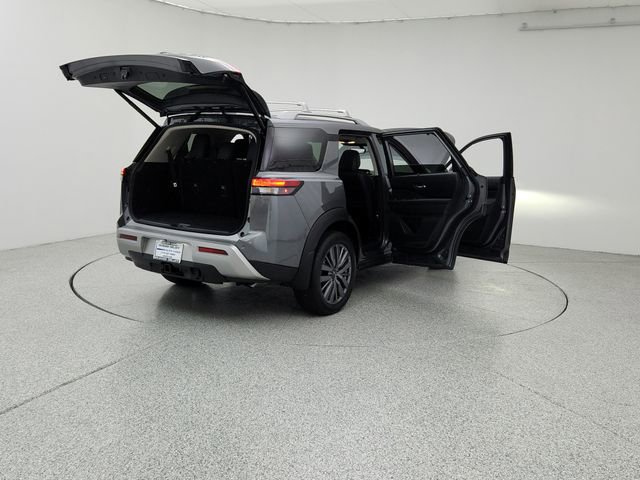 Used 2025 Nissan Pathfinder SL w/ SL Premium Package image 11